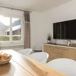 With 4 Bedrooms Holiday home